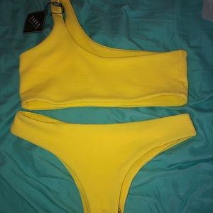 Zaful Off the shoulder rubber ducky yellow bikini